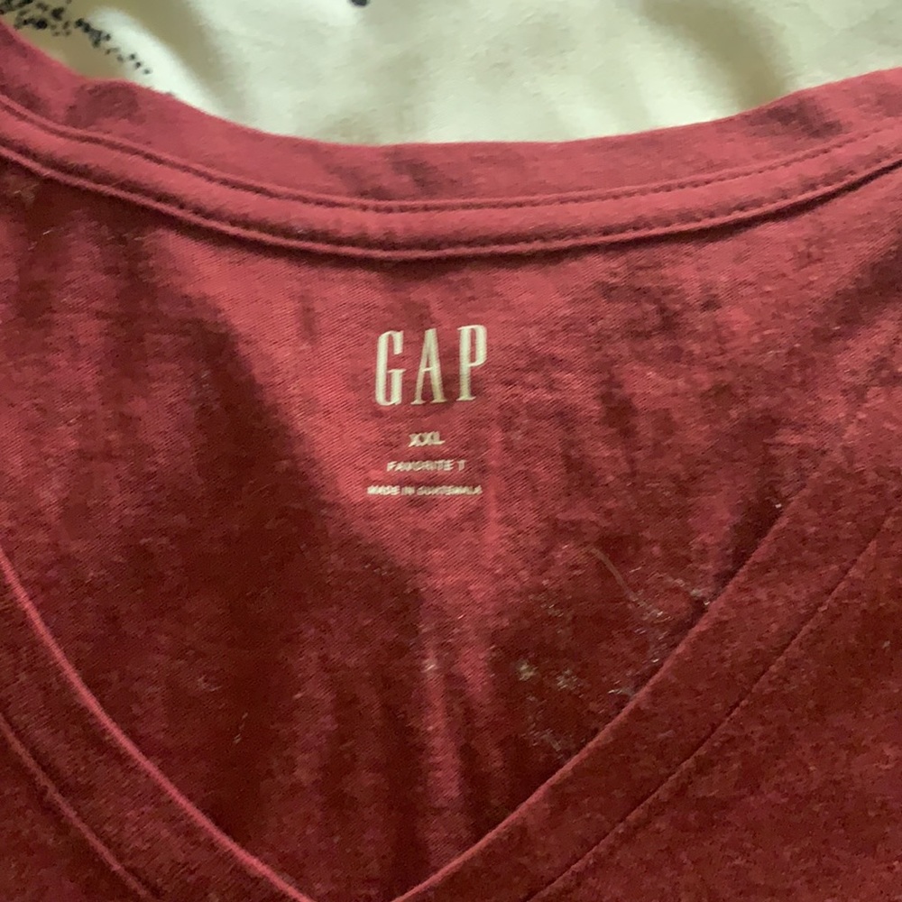 Red tee - Picture 2 of 2